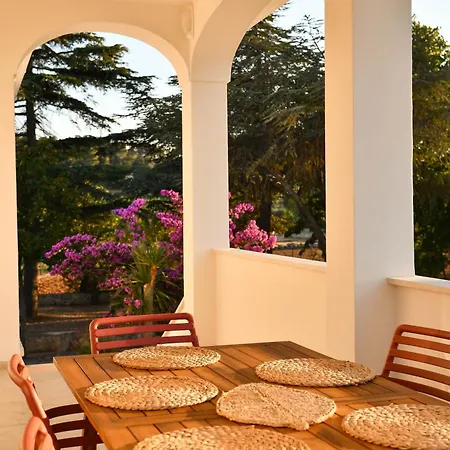 Cinque Pini Villa *
